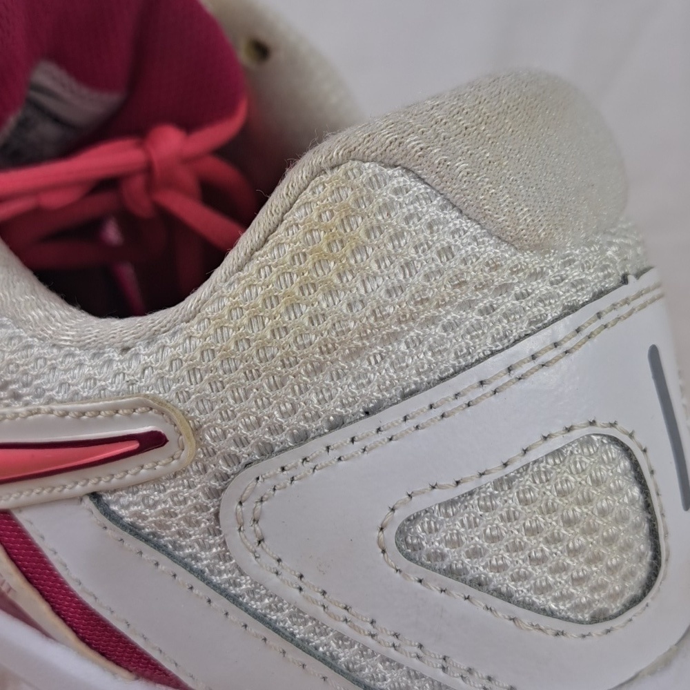 Nike Dart 10 reslon motion fit women's size 11 white & pink running shoes - Picture 7 of 8